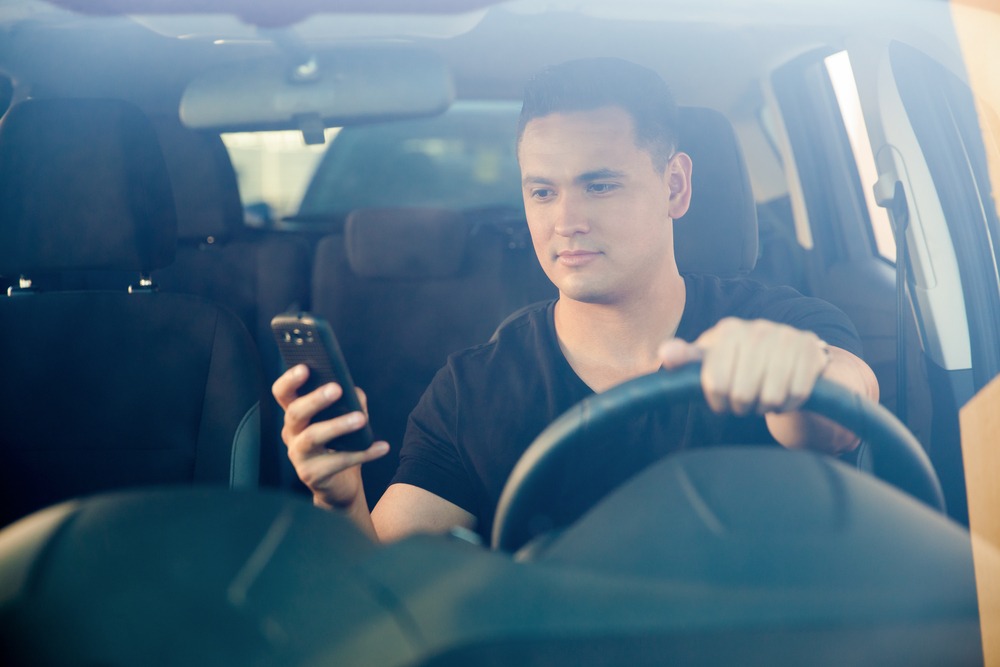 Study: drivers who text just as dangerous as drunk drivers